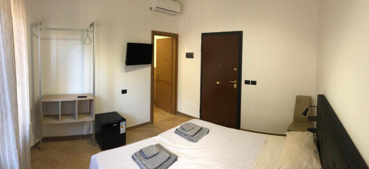Riva Reno 4 Rooms Bologna Bagian luar foto
