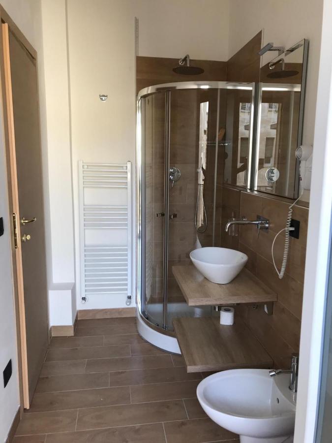 Riva Reno 4 Rooms Bologna Bagian luar foto