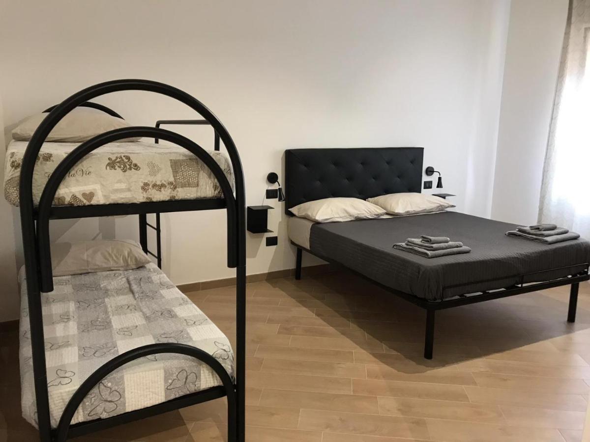 Riva Reno 4 Rooms Bologna Bagian luar foto