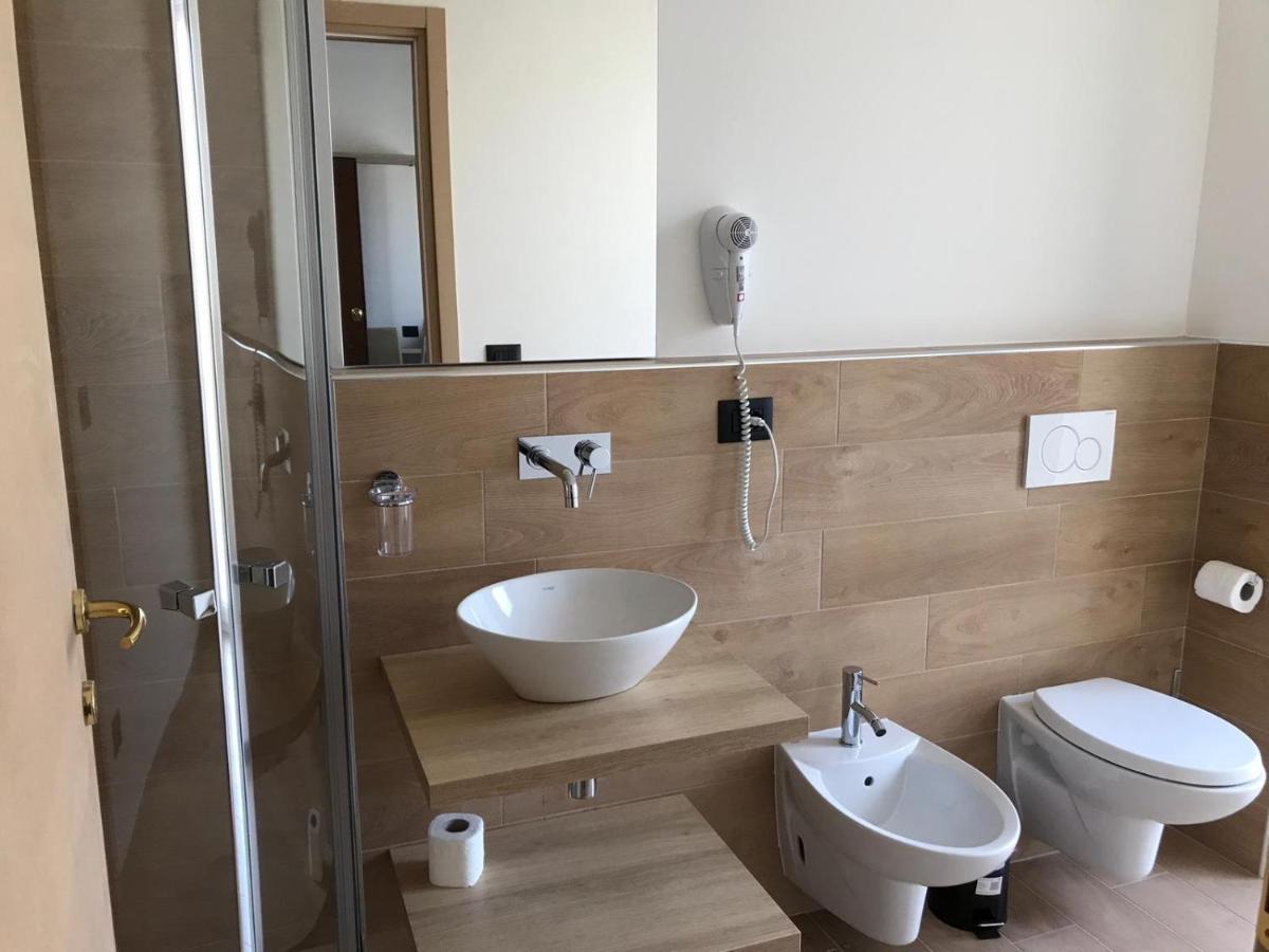 Riva Reno 4 Rooms Bologna Bagian luar foto