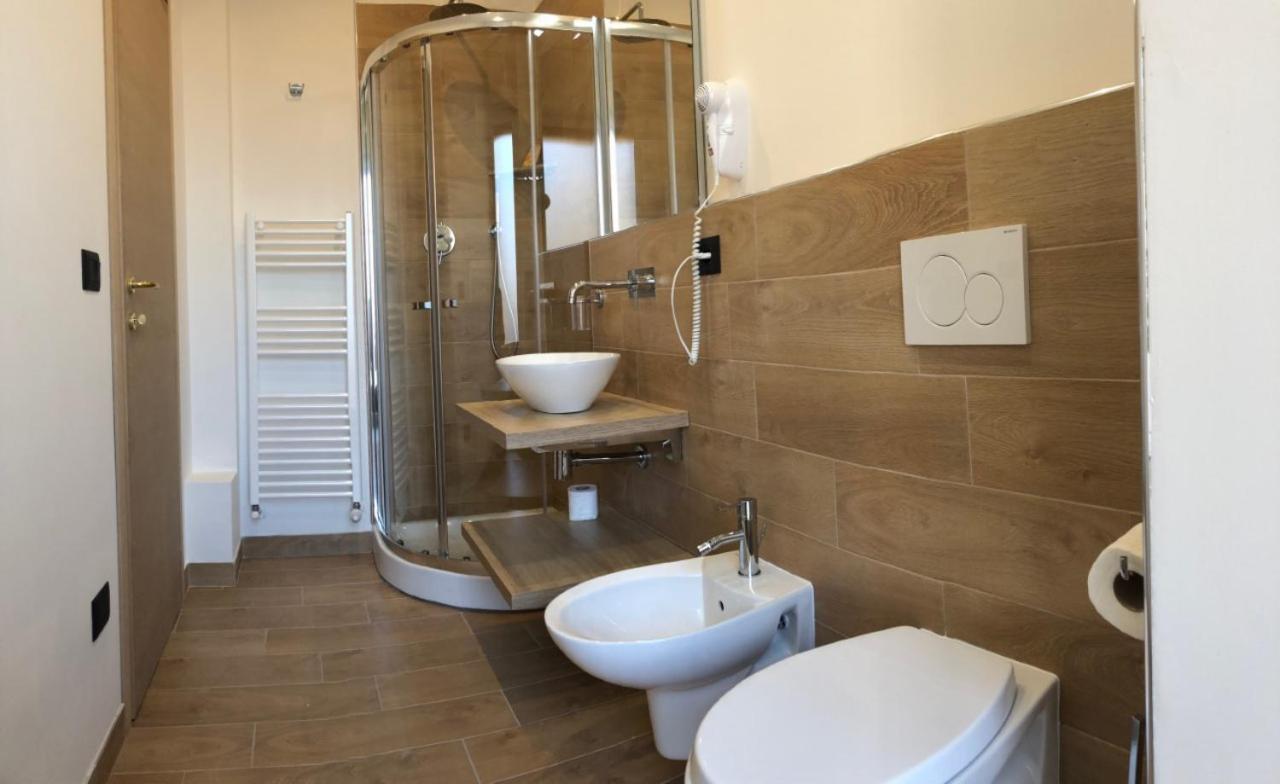 Riva Reno 4 Rooms Bologna Bagian luar foto