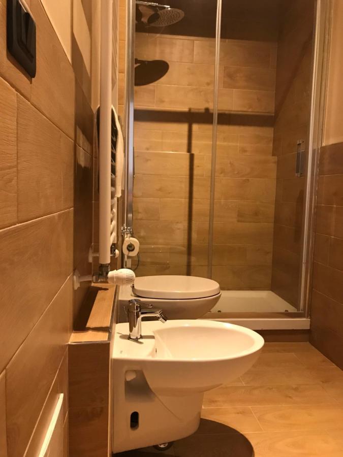 Riva Reno 4 Rooms Bologna Bagian luar foto