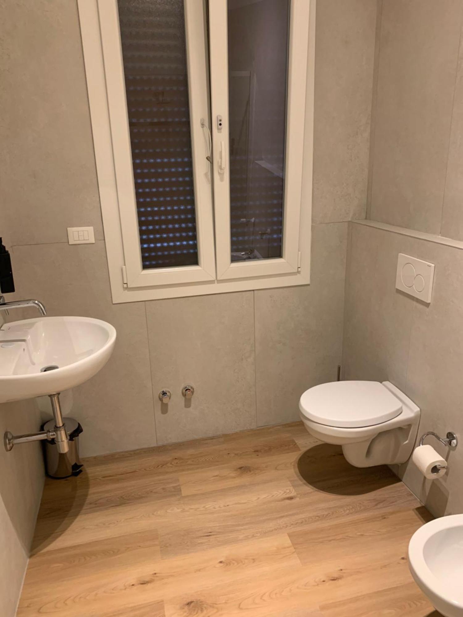 Riva Reno 4 Rooms Bologna Bagian luar foto